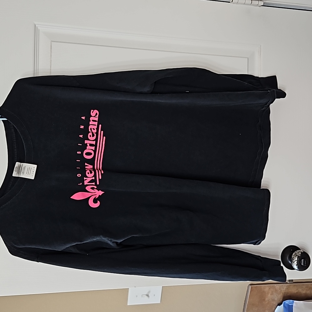 Gildan long sleeve shirt